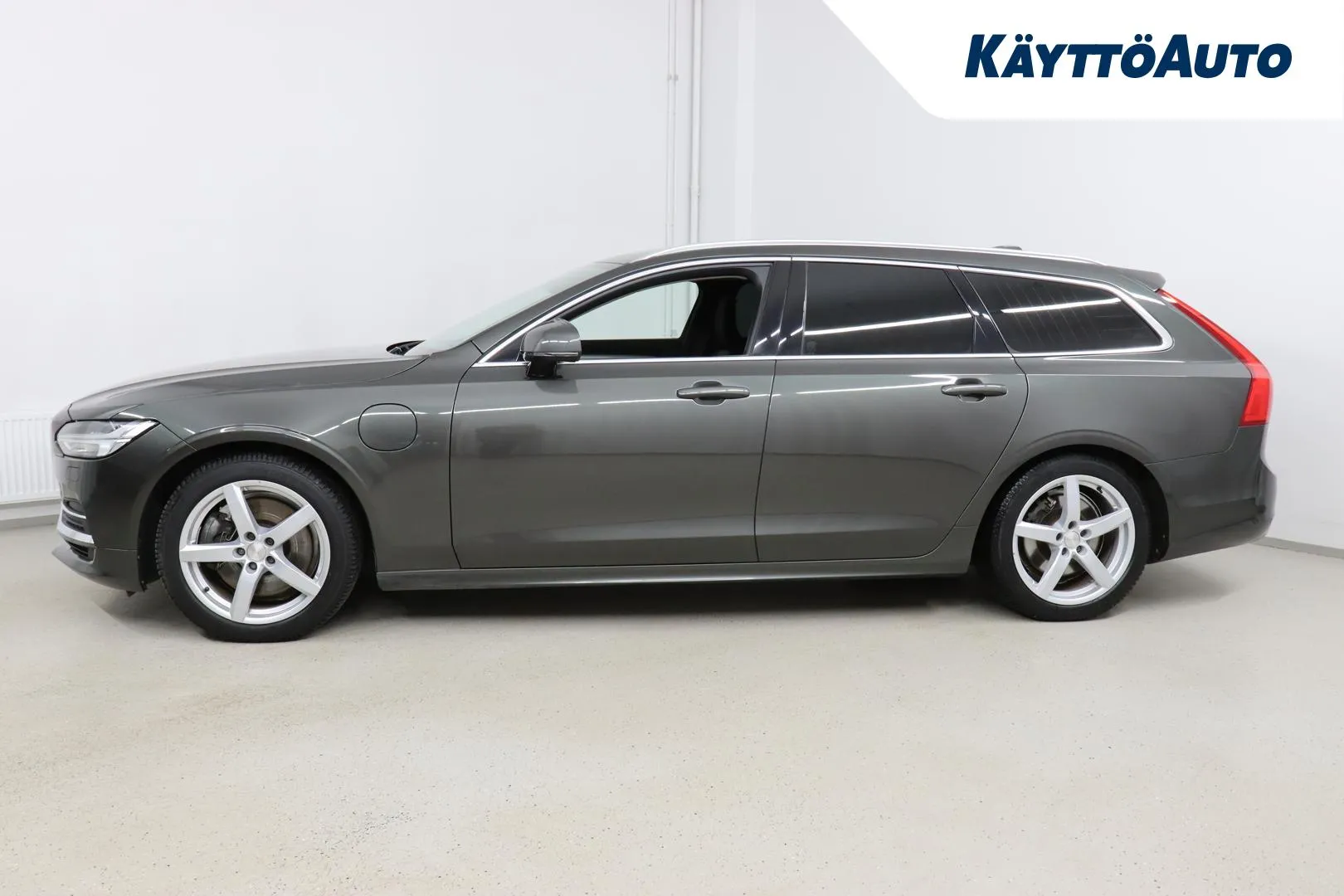 VOLVO V90 NNM-593 carousel image
