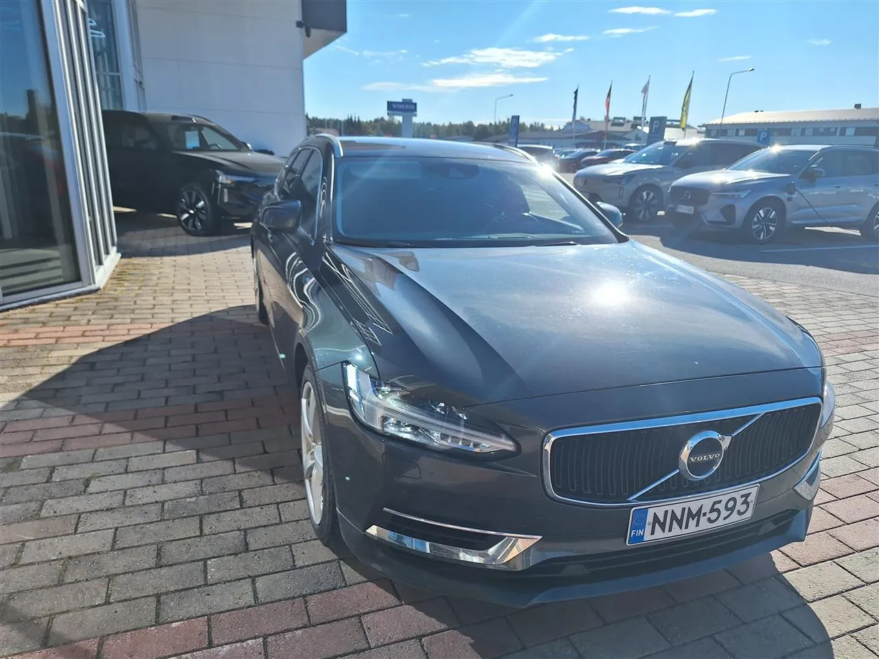 VOLVO V90 NNM-593 carousel image