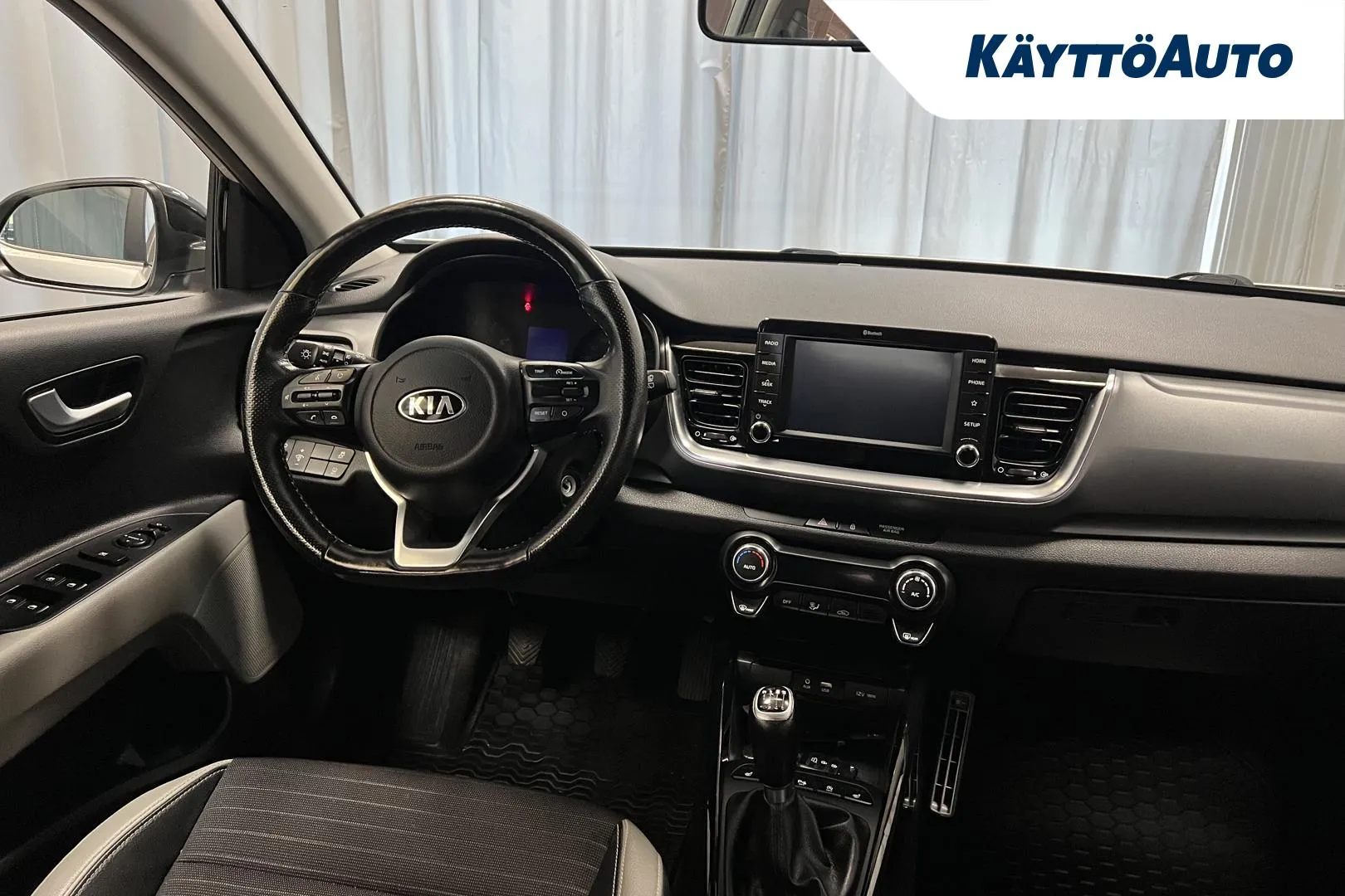 KIA Stonic CNT-793 carousel image