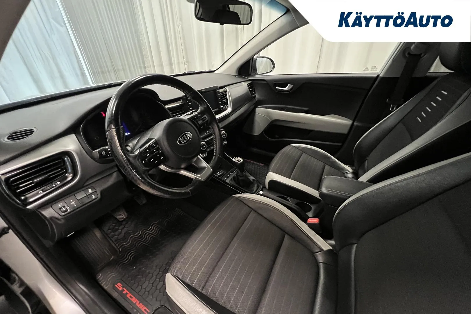 KIA Stonic CNT-793 carousel image