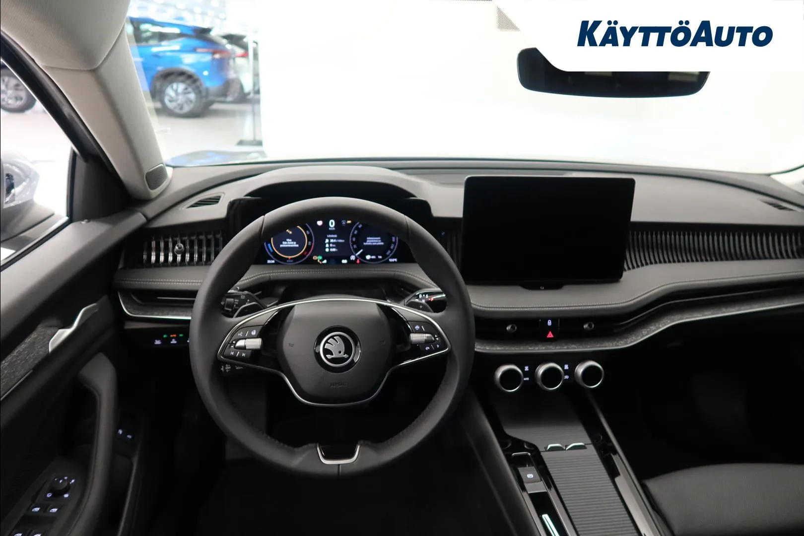 Skoda Superb JNK-513 carousel image