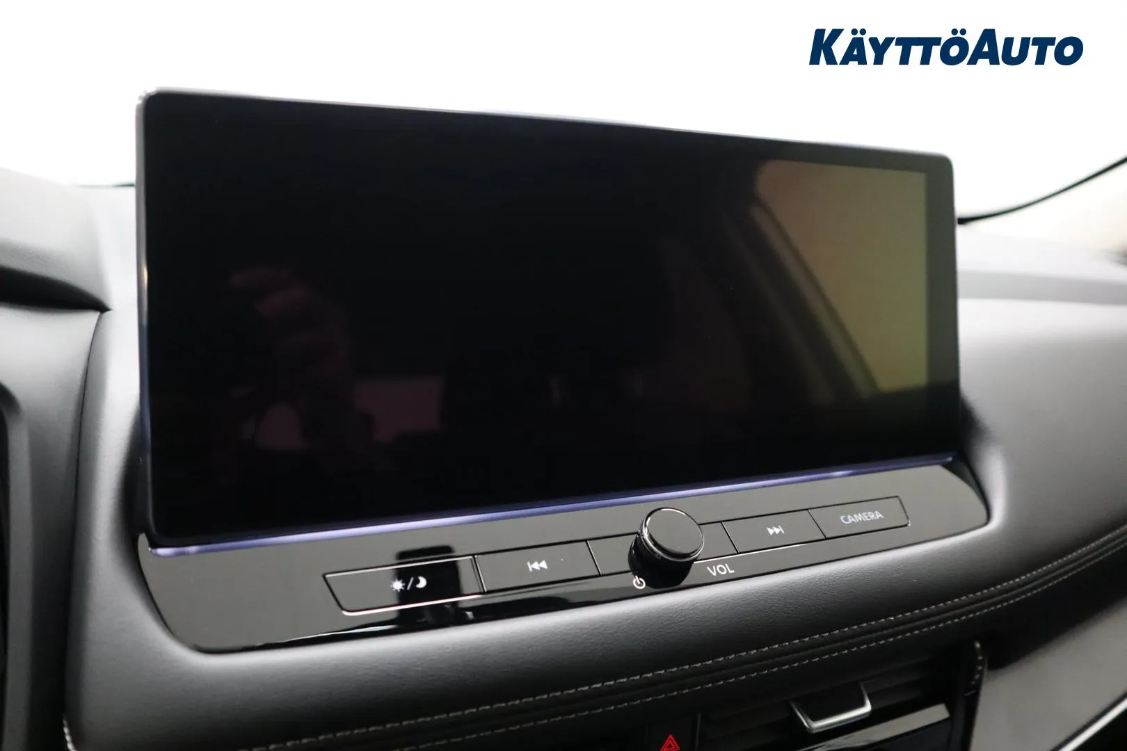 Nissan X-Trail XTJ-566 carousel image