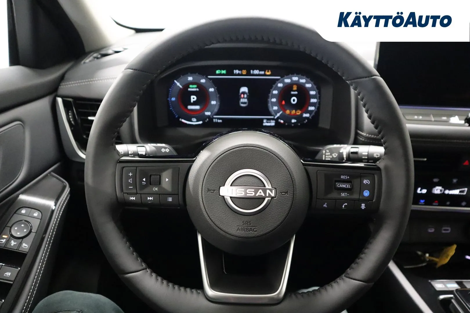 Nissan X-Trail XTJ-566 carousel image