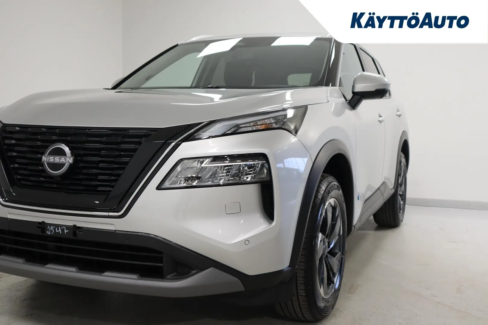 Nissan X-Trail XTJ-566 carousel image