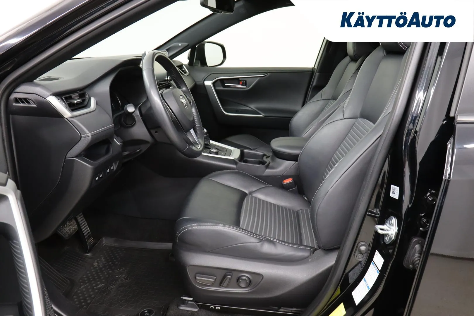 TOYOTA RAV4 FPY-135 carousel image