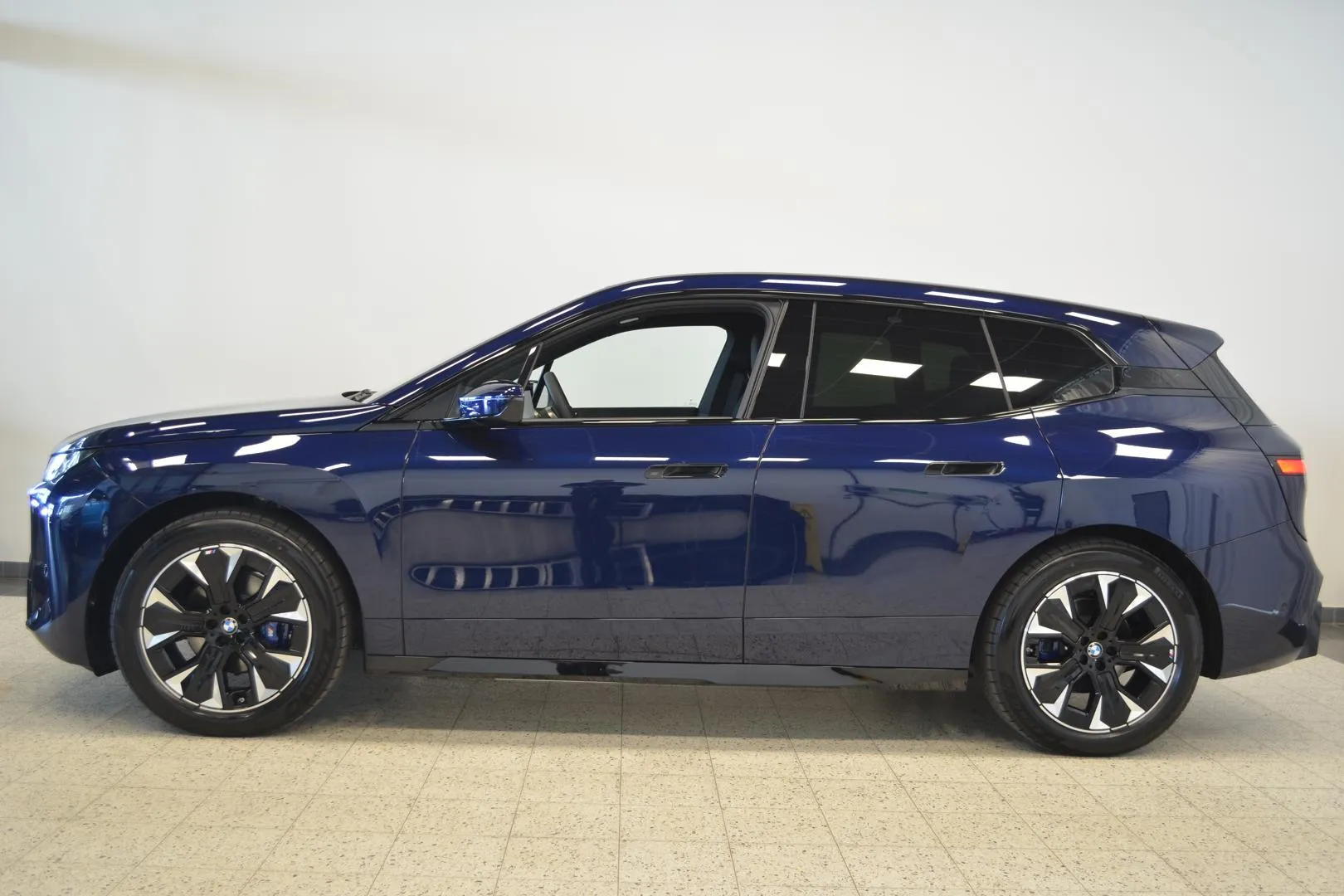 BMW iX CSK-524 carousel image