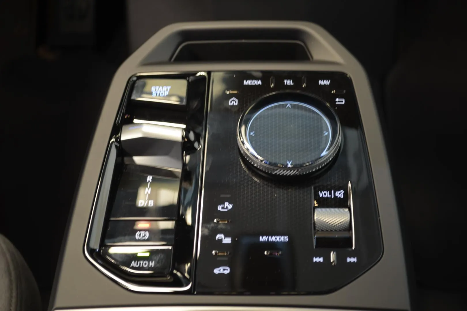 BMW iX CSK-524 carousel image