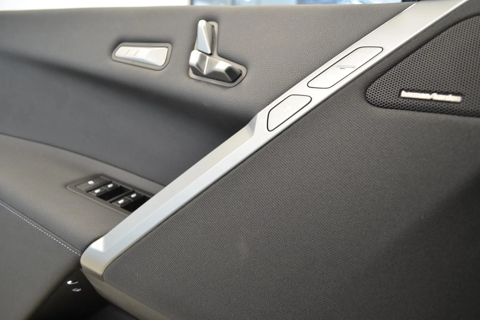 BMW iX CSK-524 carousel image