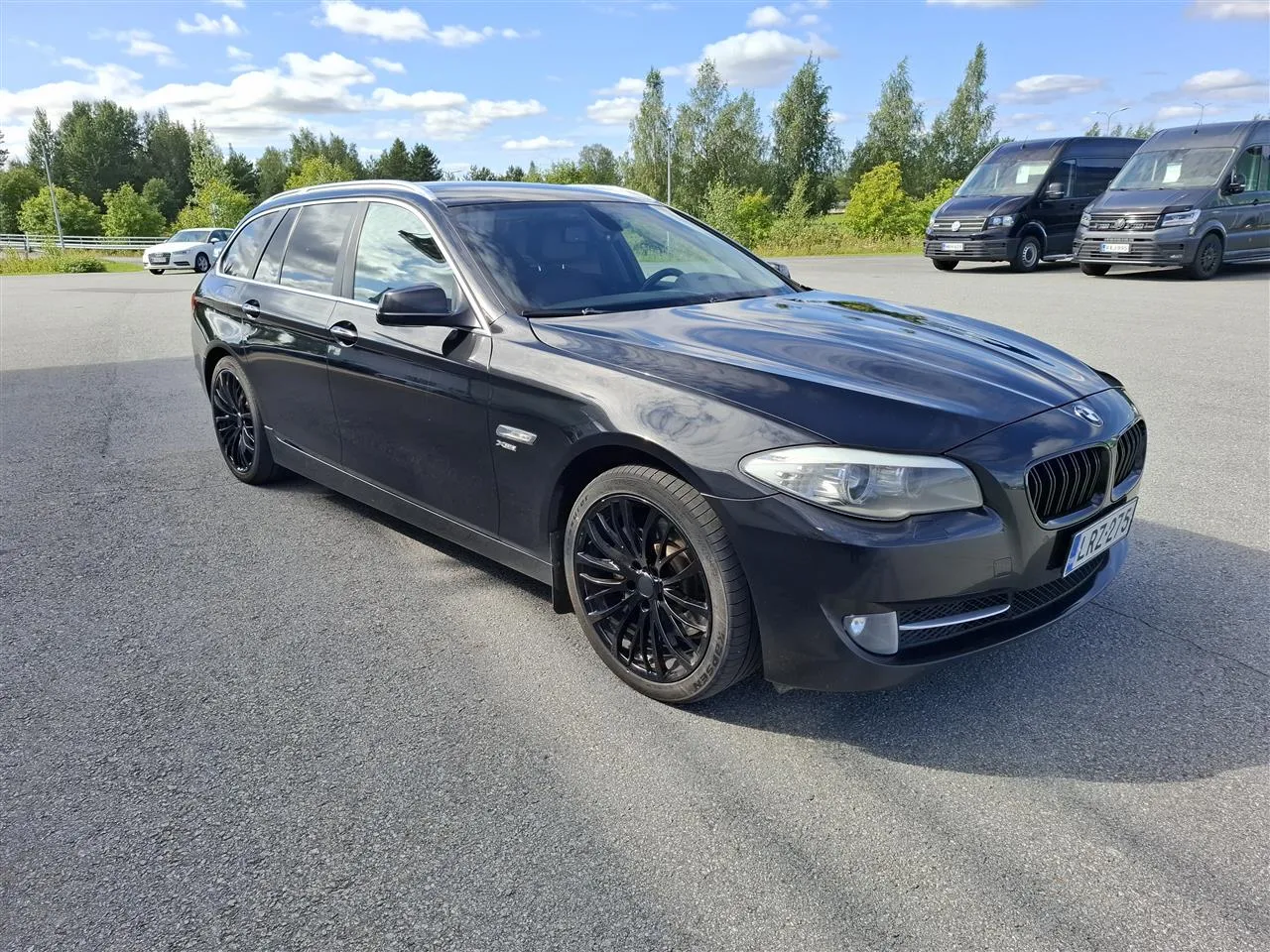 BMW 530 LRZ-275 carousel image