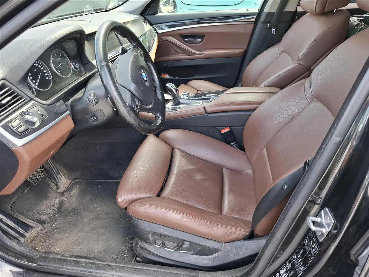 BMW 530 LRZ-275 carousel image