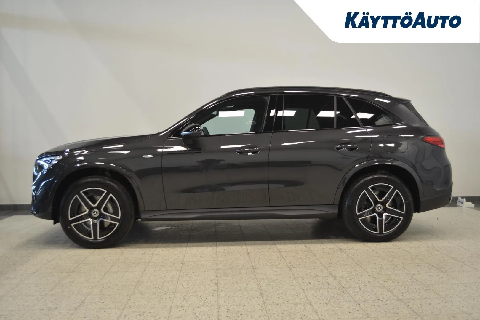 MERCEDES-BENZ GLC 300 e 4MATIC CSI-170 carousel image