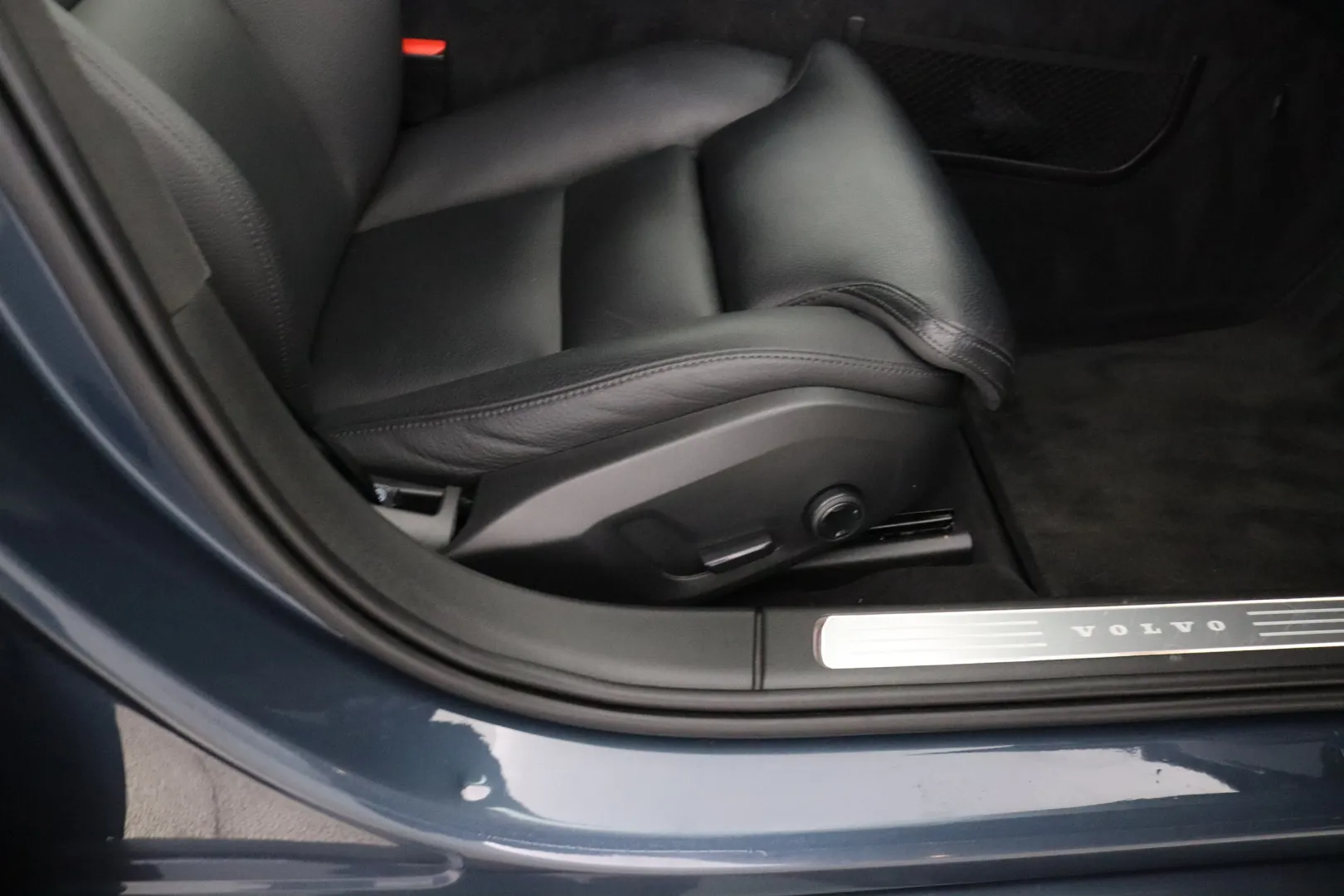 VOLVO V90 KOE-230 carousel image