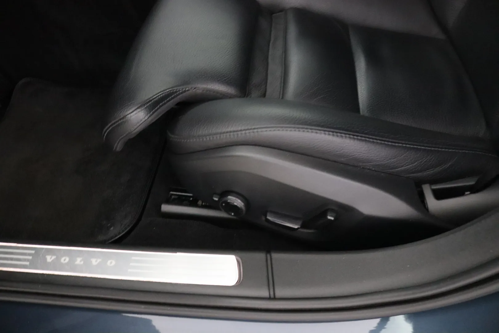 VOLVO V90 KOE-230 carousel image