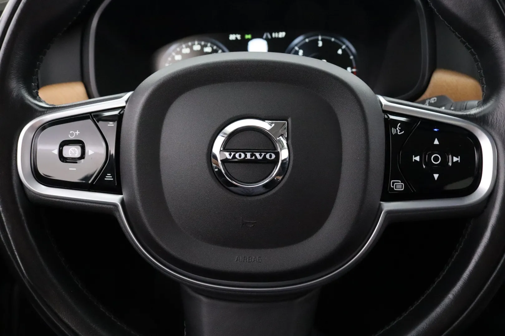VOLVO V90 KOE-230 carousel image