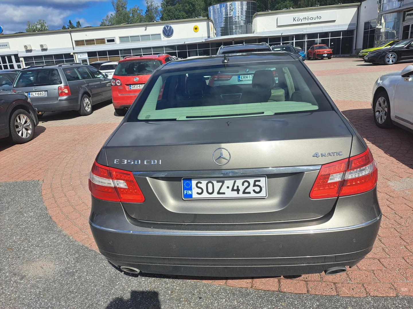 MERCEDES-BENZ E SOZ-425 carousel image