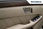 MERCEDES-BENZ E SOZ-425 carousel thumbs
