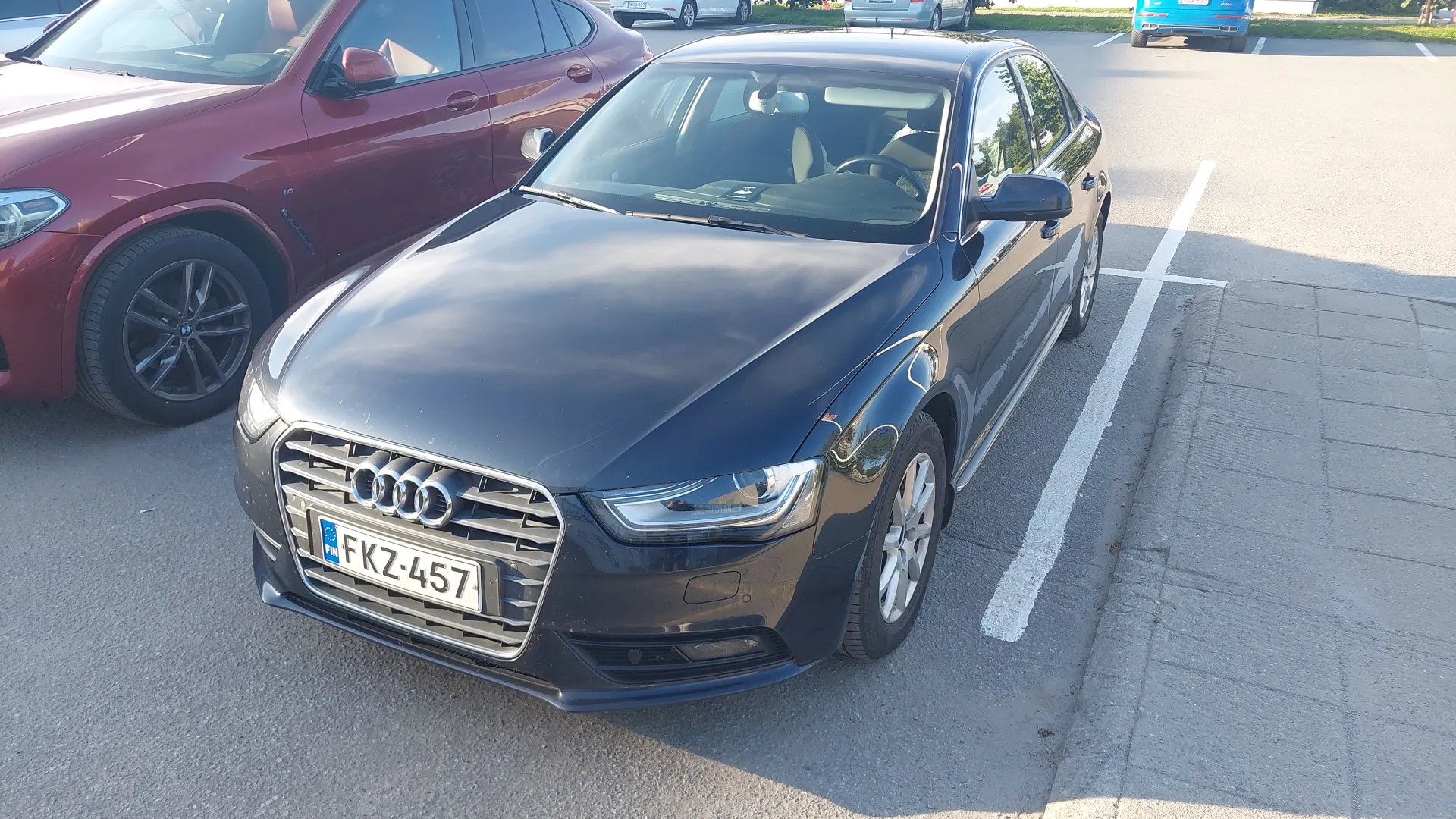 AUDI A4 FKZ-457 carousel image