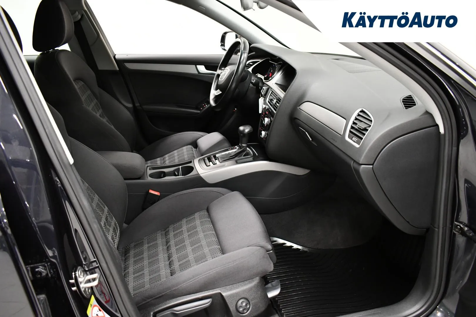 AUDI A4 FKZ-457 carousel image