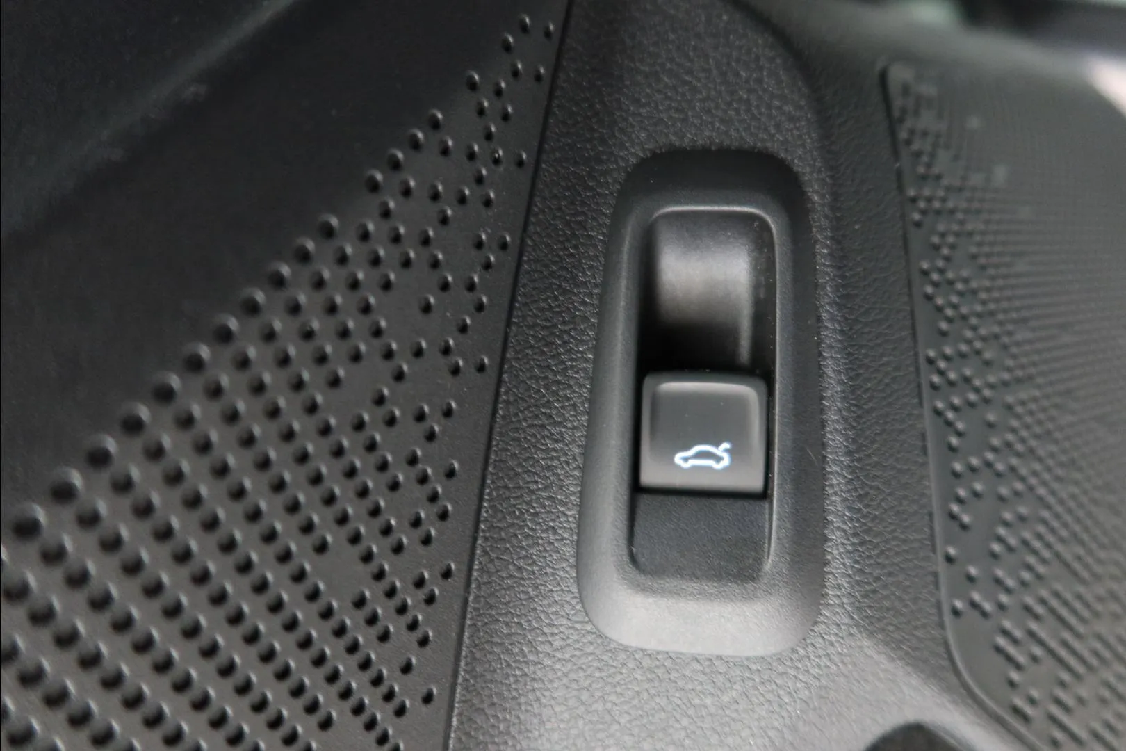 SKODA Enyaq RUV-391 carousel image
