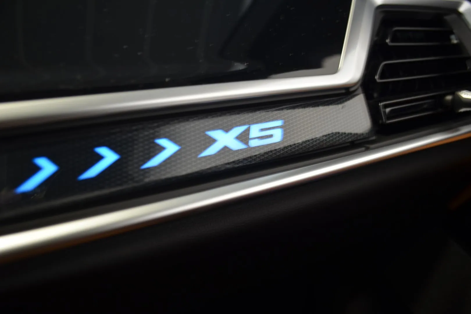 BMW X5 XUZ-771 carousel image