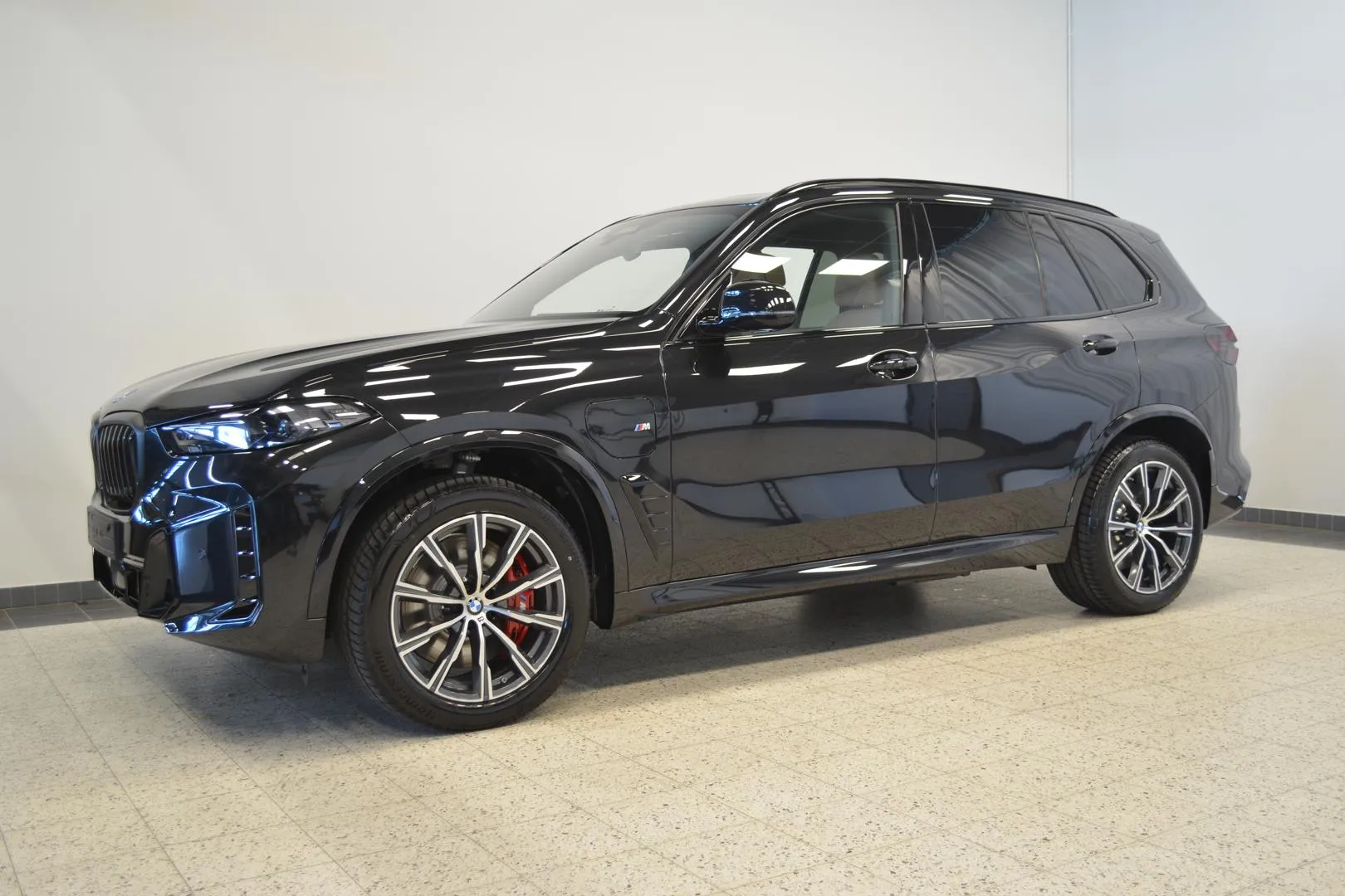 BMW X5 XUZ-771 carousel image