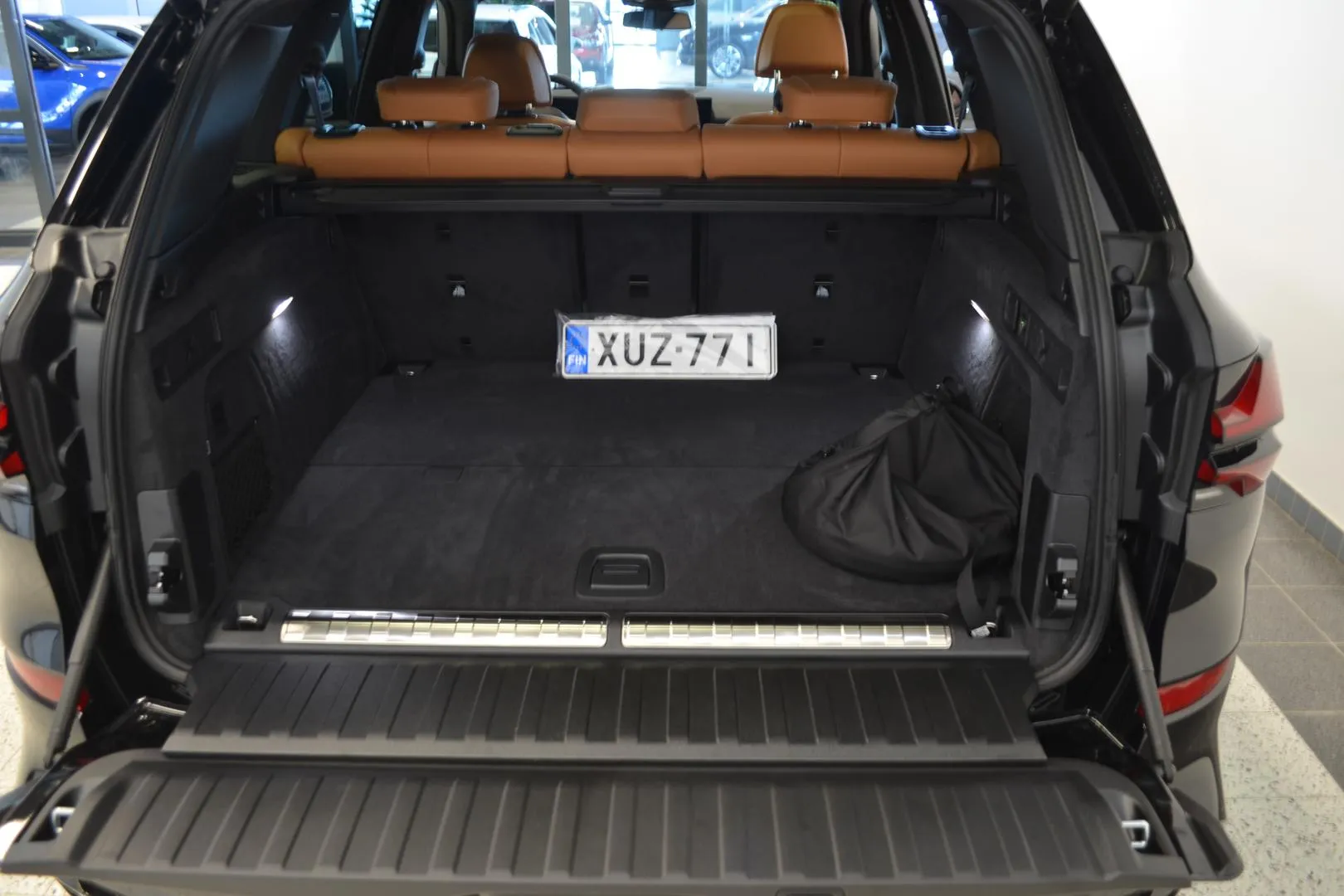 BMW X5 XUZ-771 carousel image
