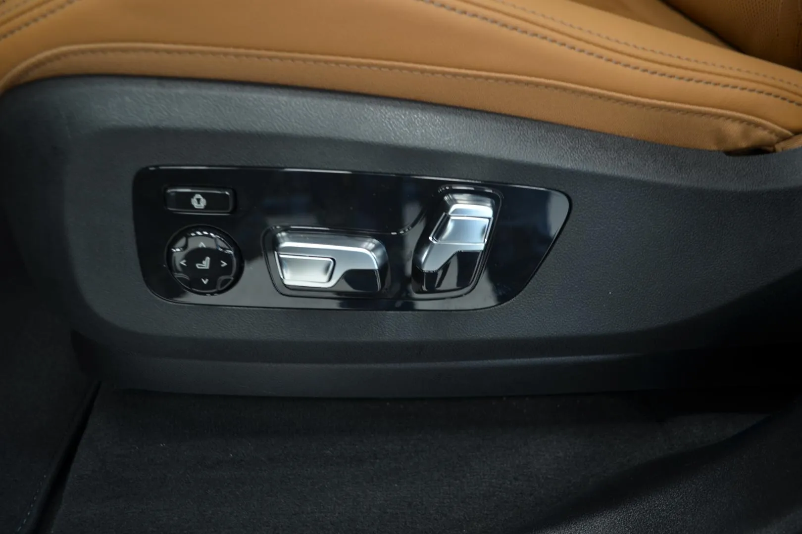 BMW X5 XUZ-771 carousel image