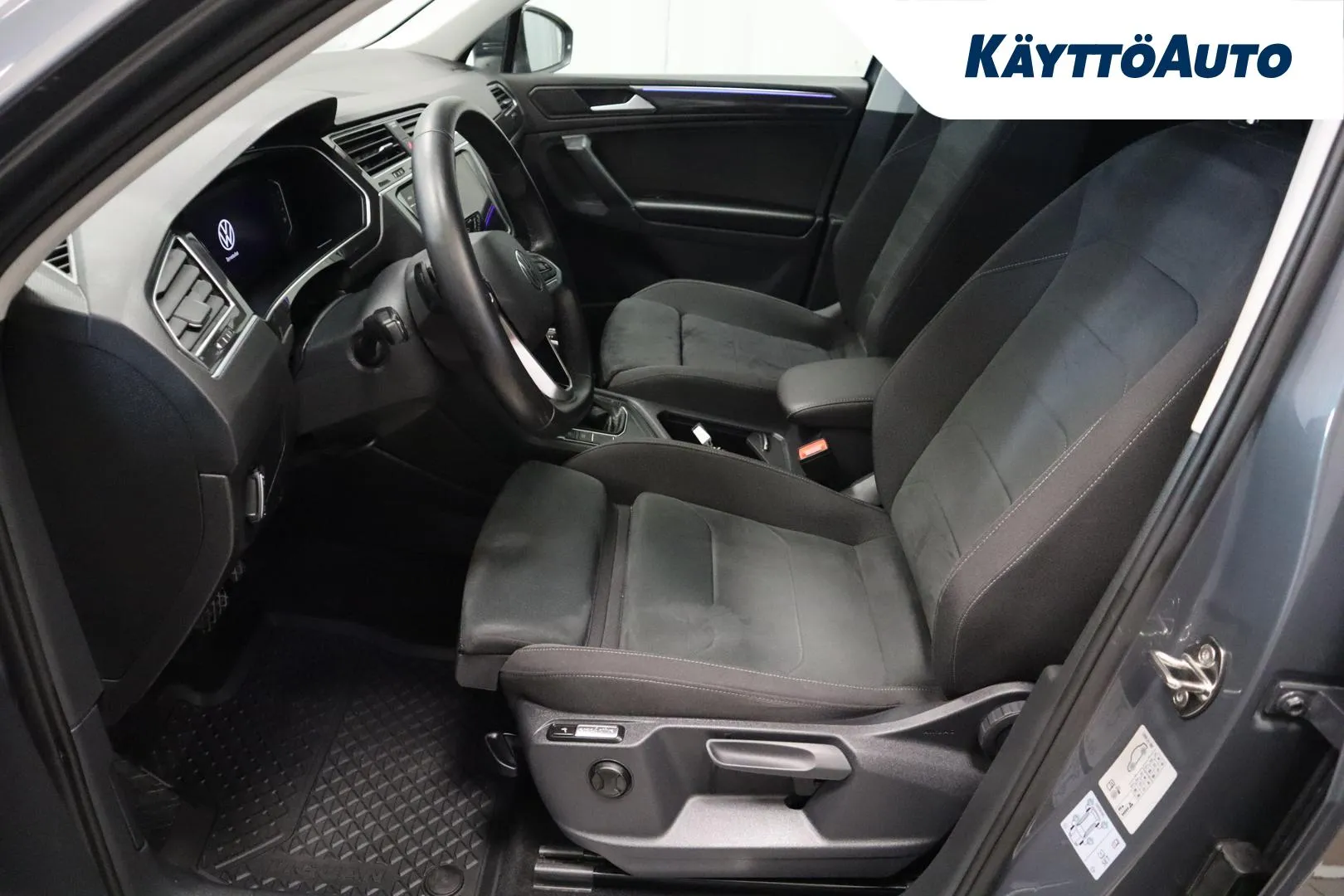 VOLKSWAGEN Tiguan JLG-347 carousel image