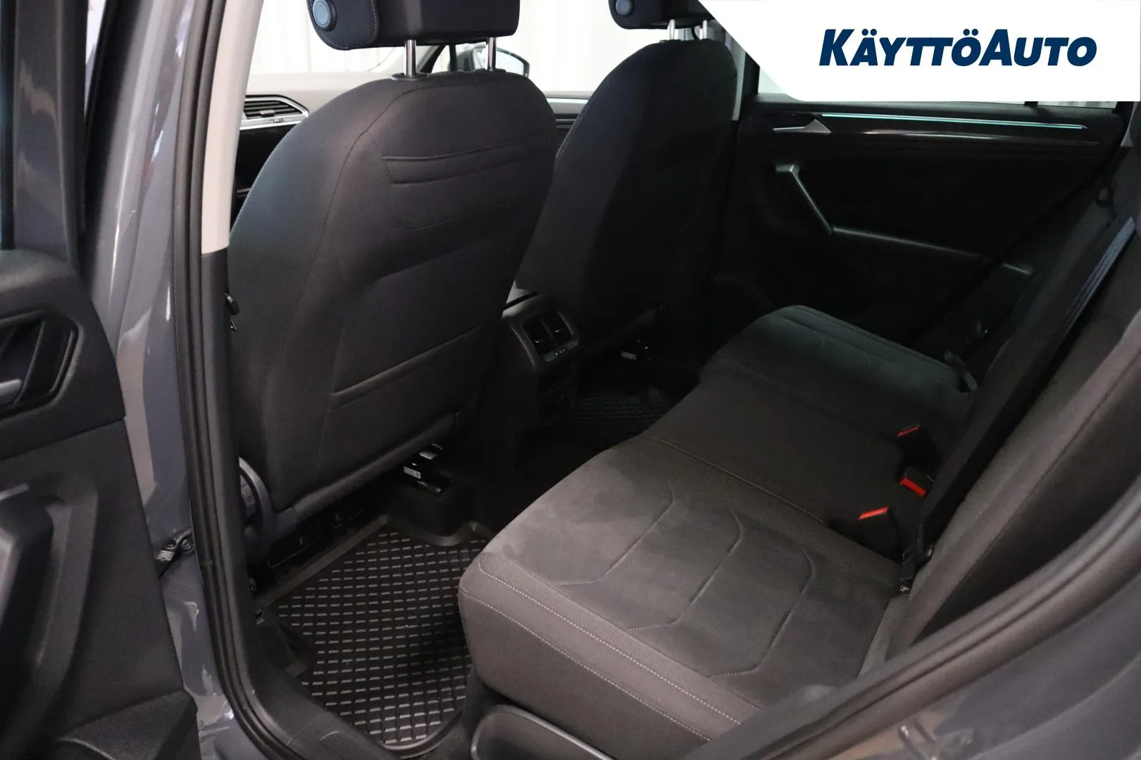 VOLKSWAGEN Tiguan JLG-347 carousel image
