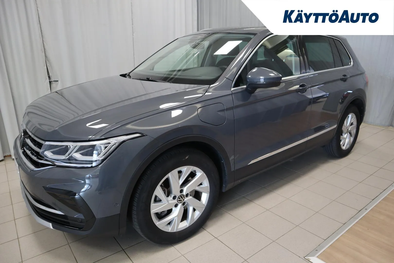 VOLKSWAGEN Tiguan JLG-347 carousel image