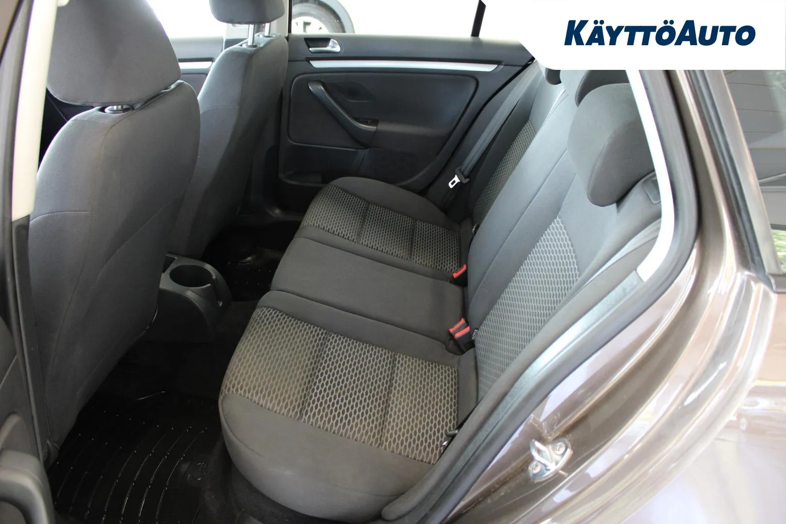 VOLKSWAGEN Golf YVT-269 carousel image