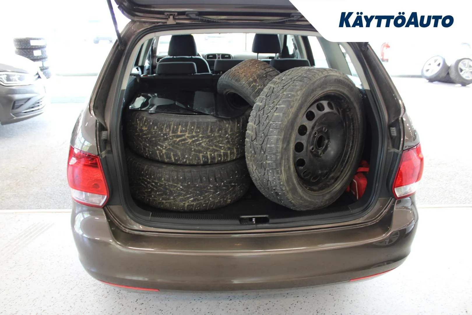 VOLKSWAGEN Golf YVT-269 carousel image
