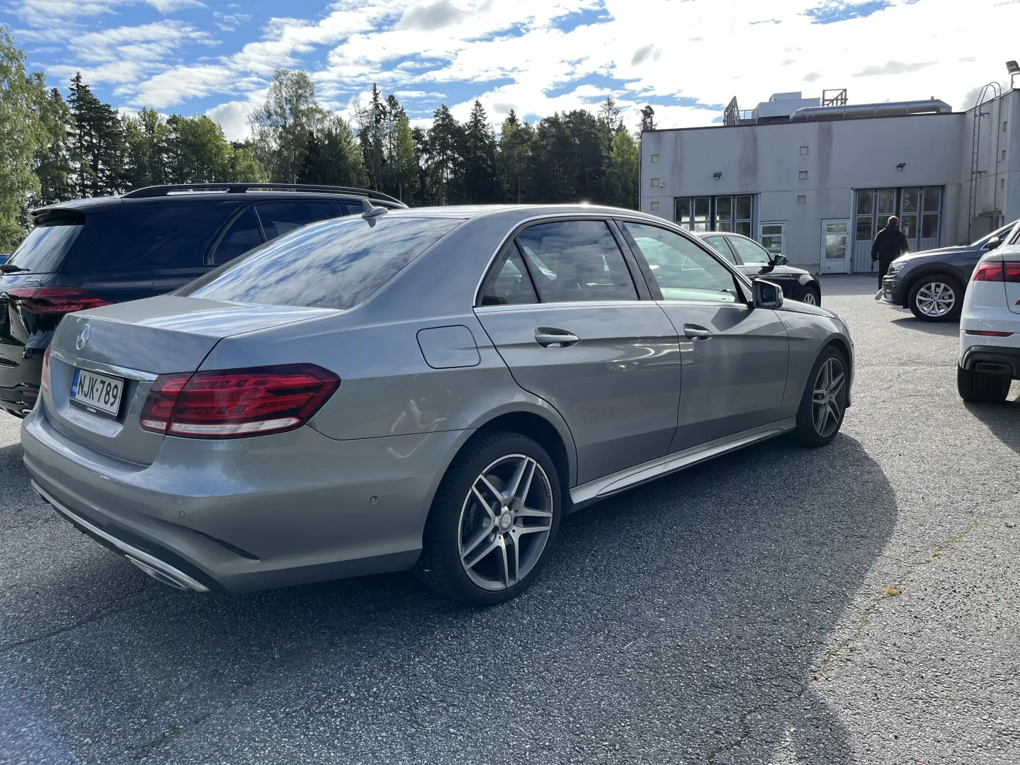 MERCEDES-BENZ E NJK-789 carousel image