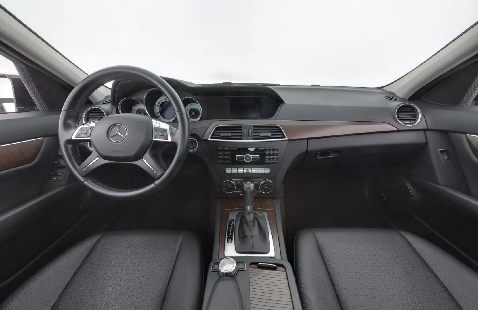 MERCEDES-BENZ C OTO-223 carousel image