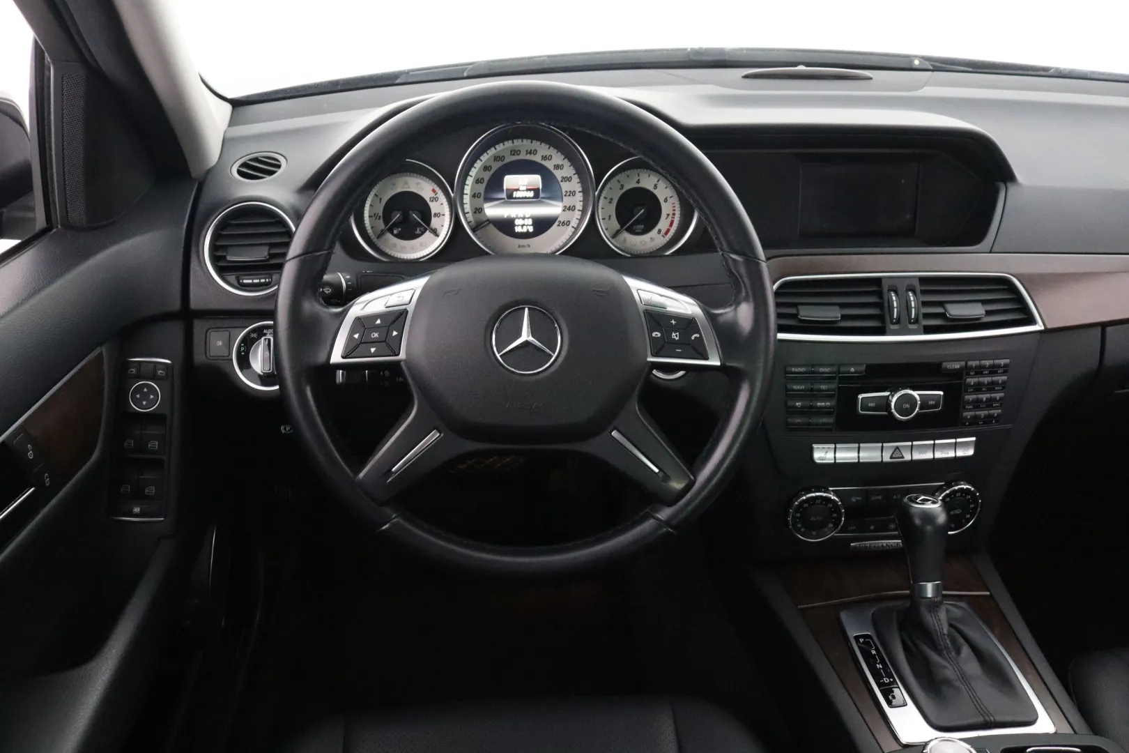 MERCEDES-BENZ C OTO-223 carousel image