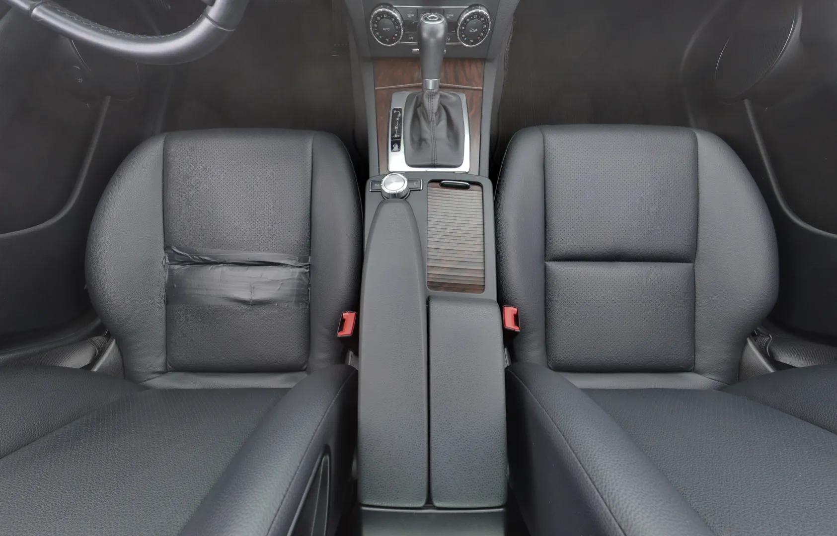MERCEDES-BENZ C OTO-223 carousel image