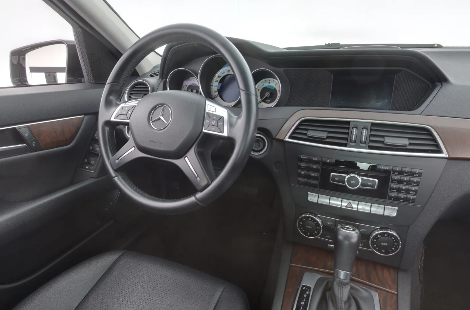MERCEDES-BENZ C OTO-223 carousel image