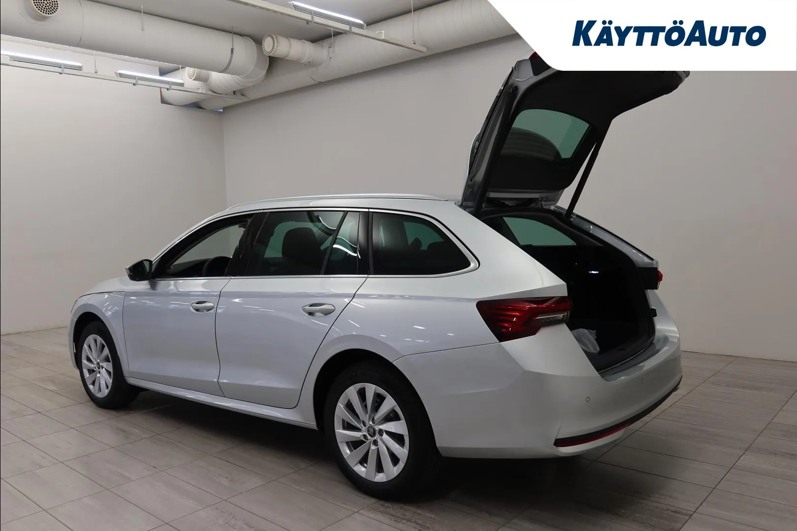 Skoda Octavia ZPR-549 carousel image