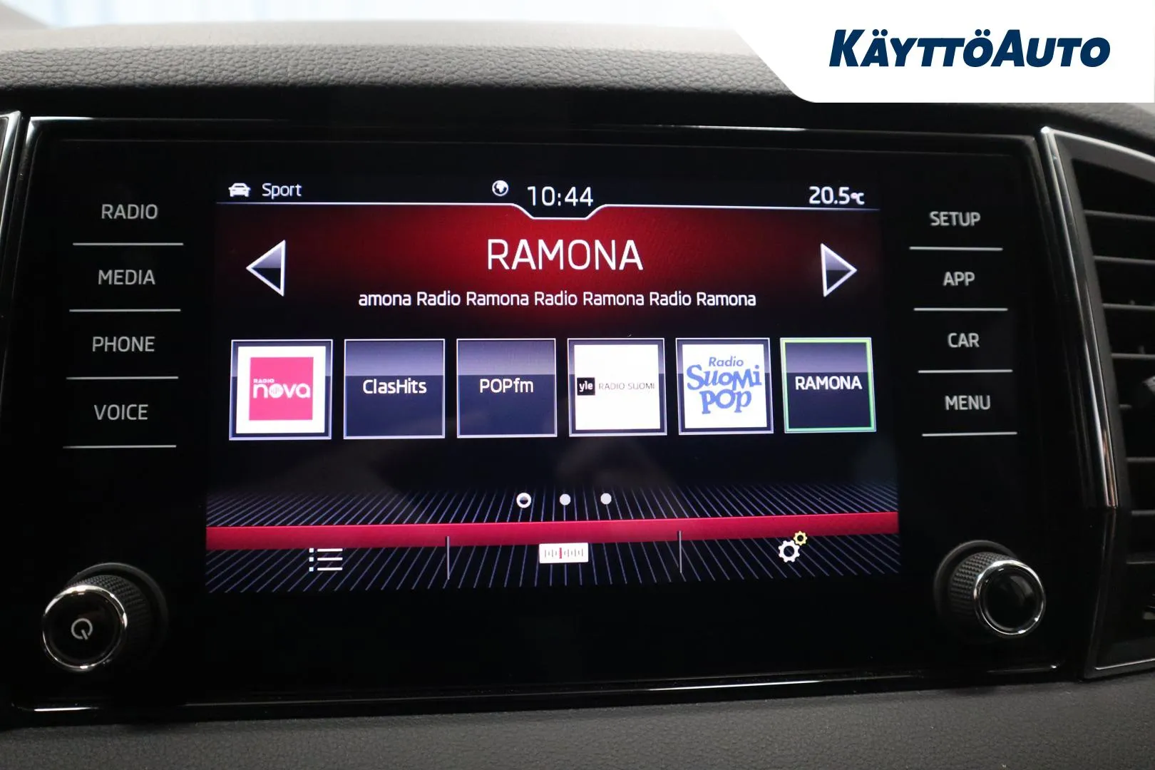 SKODA Karoq NLO-974 carousel image