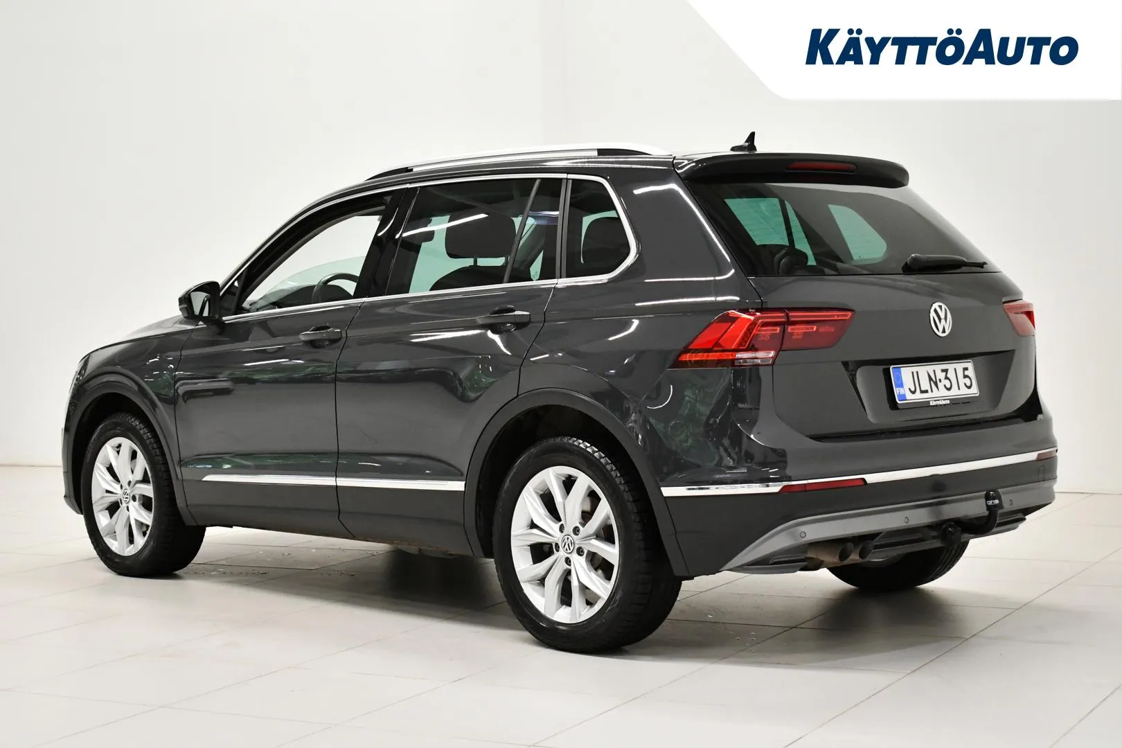VOLKSWAGEN Tiguan JLN-315 carousel image