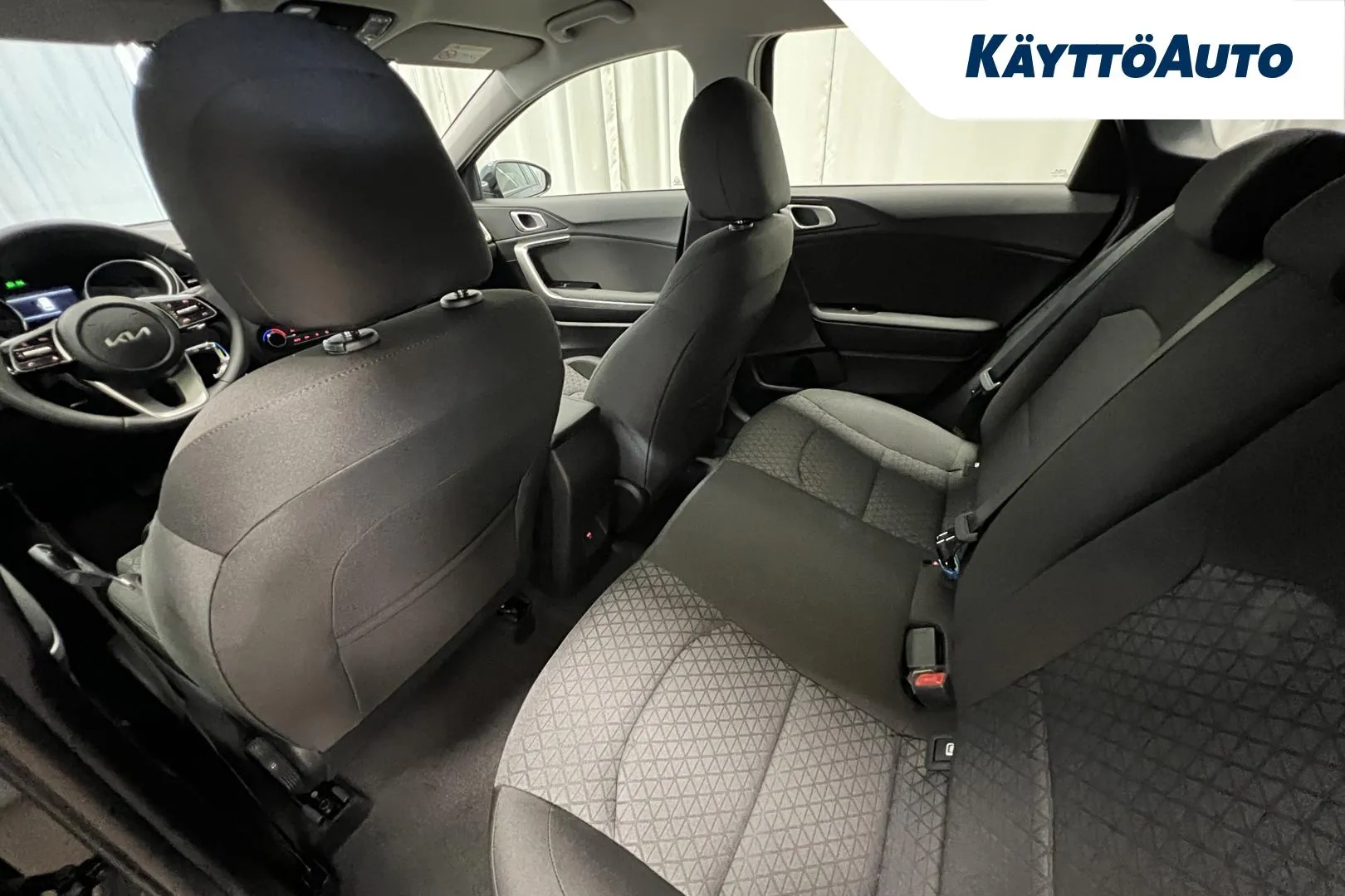 Kia Ceed LTC-106 carousel image