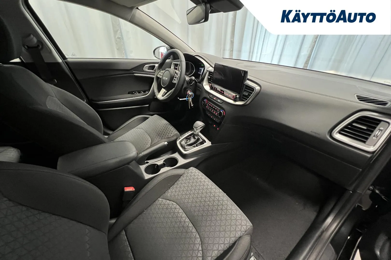 Kia Ceed LTC-106 carousel image