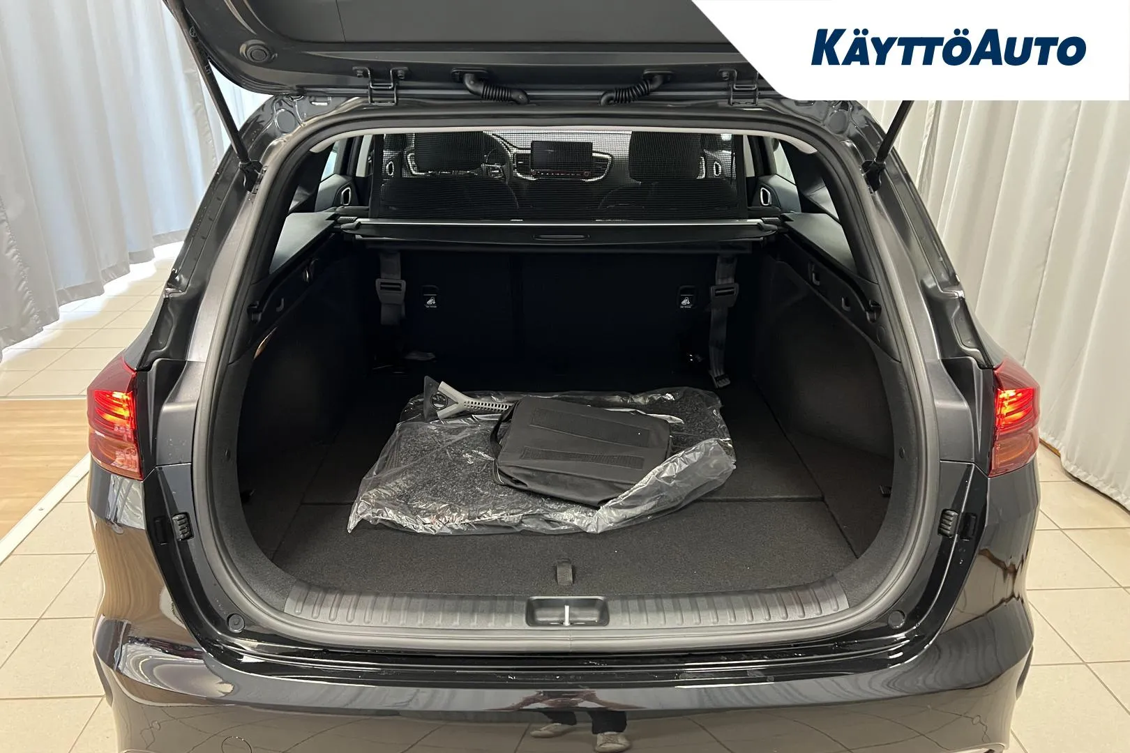 Kia Ceed LTC-106 carousel image