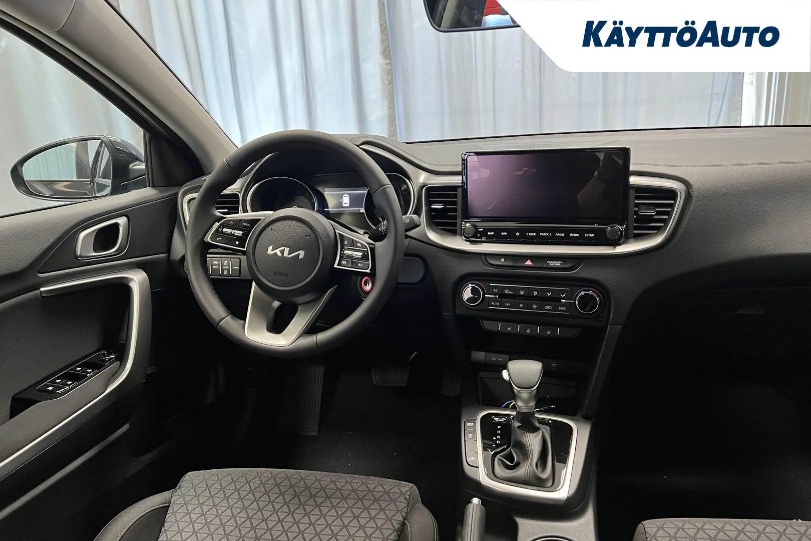 Kia Ceed LTC-106 carousel image