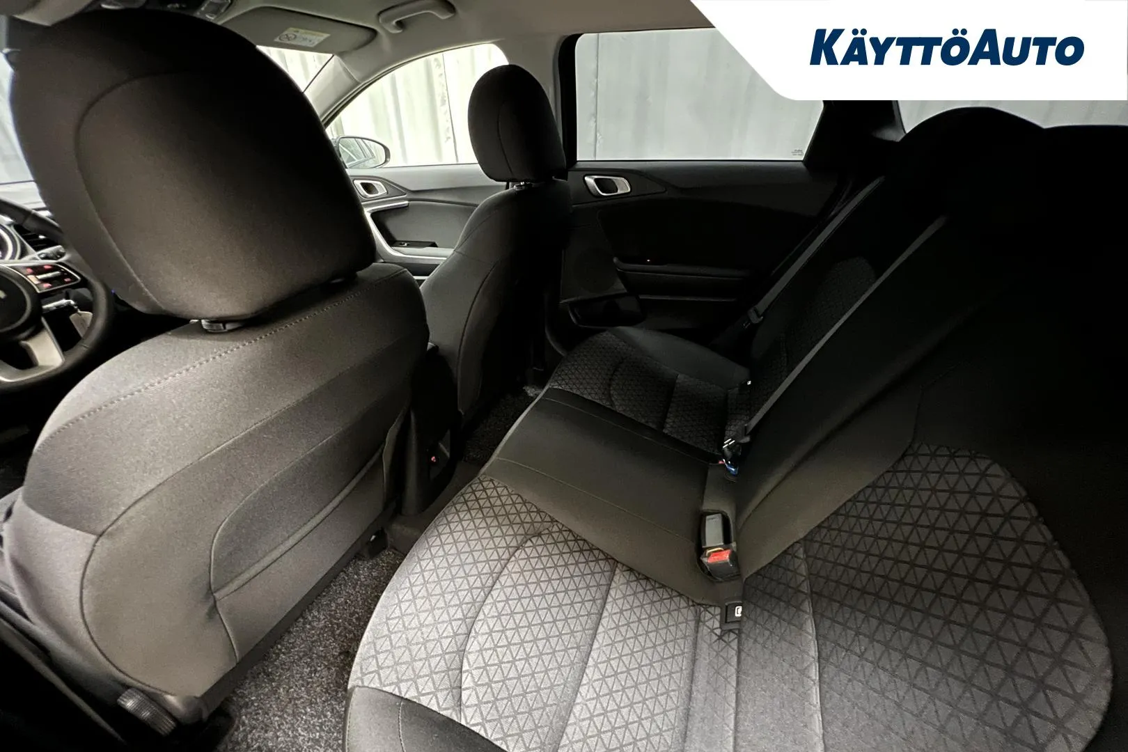 Kia Ceed LTC-106 carousel image