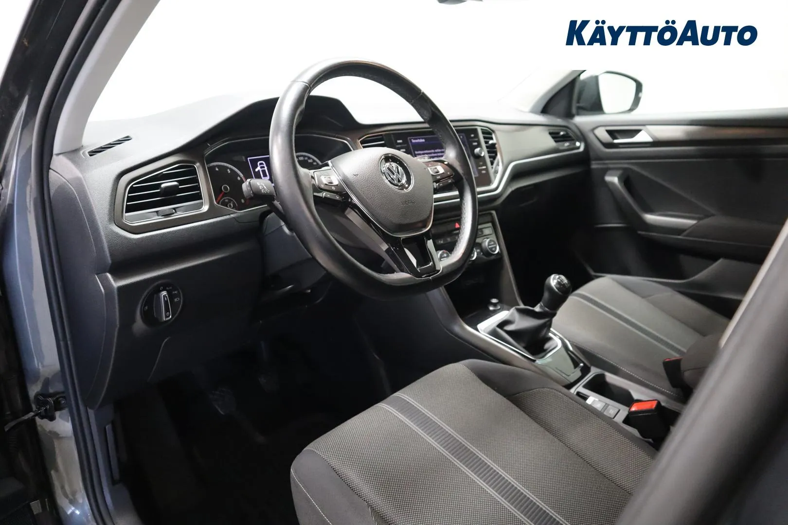 VOLKSWAGEN T-Roc GNU-796 carousel image