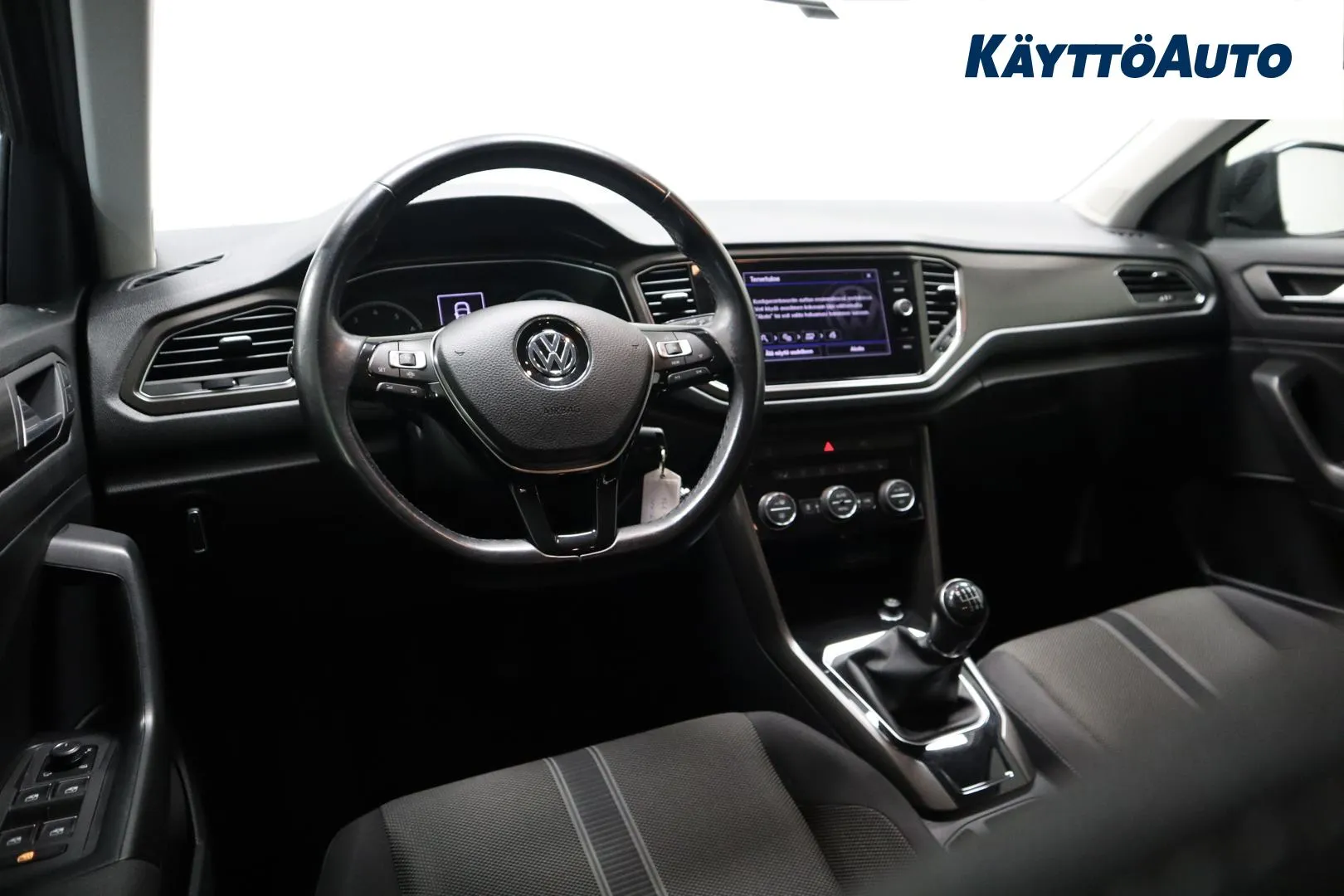 VOLKSWAGEN T-Roc GNU-796 carousel image