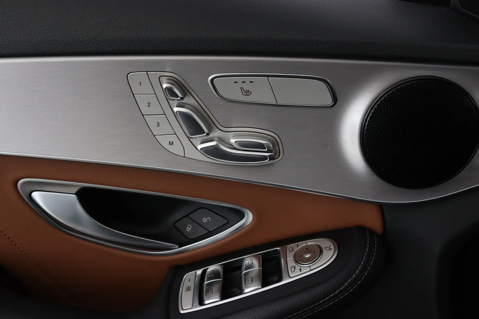 MERCEDES-BENZ C ZNN-267 carousel image