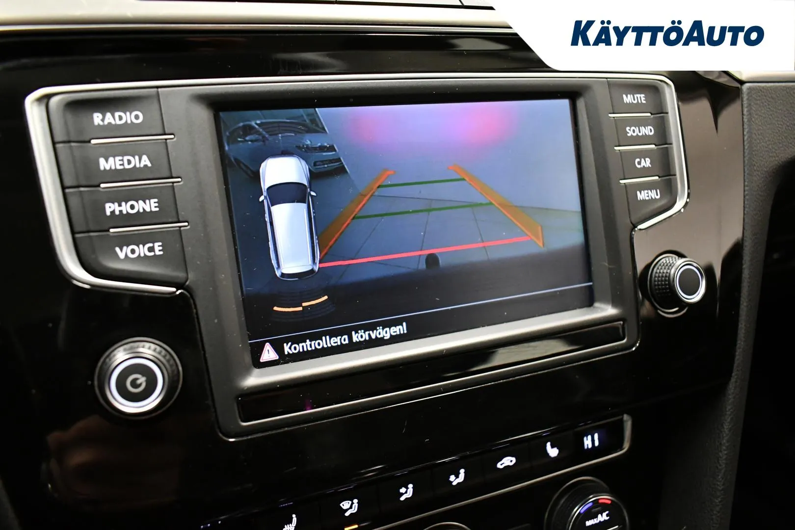 VOLKSWAGEN Passat ERL-146 carousel image