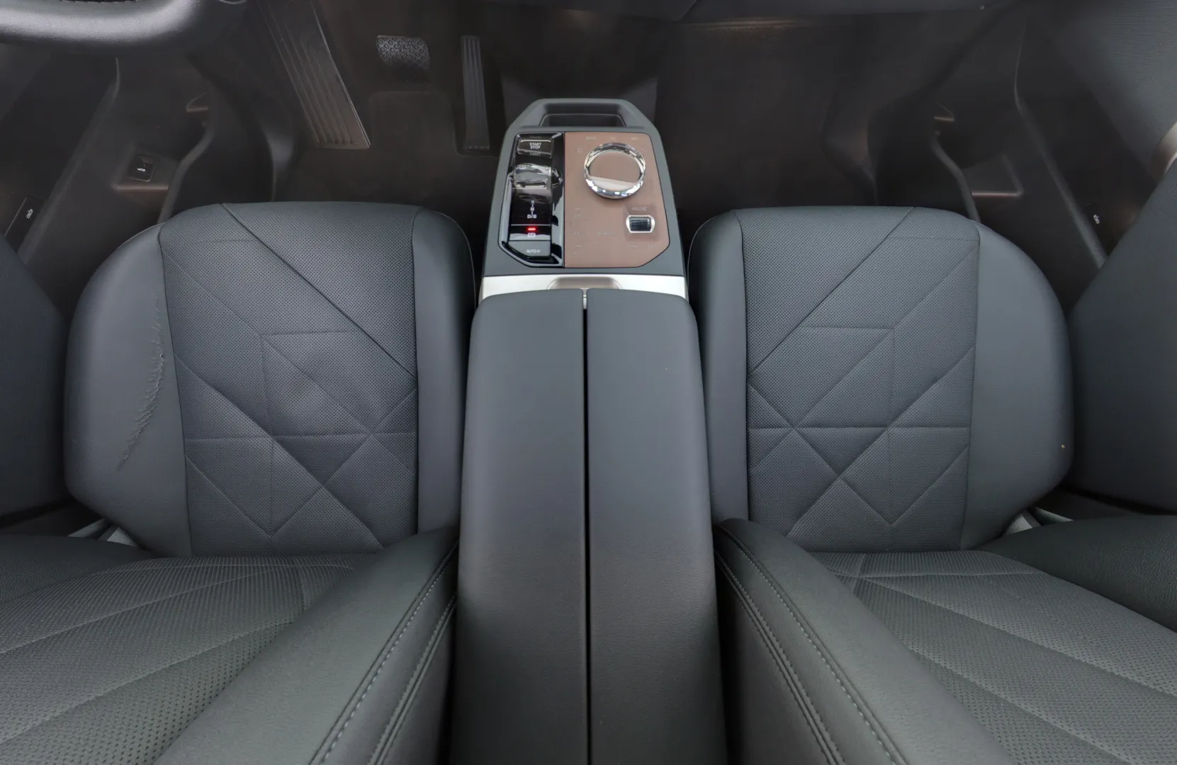 BMW iX GPC-115 carousel image